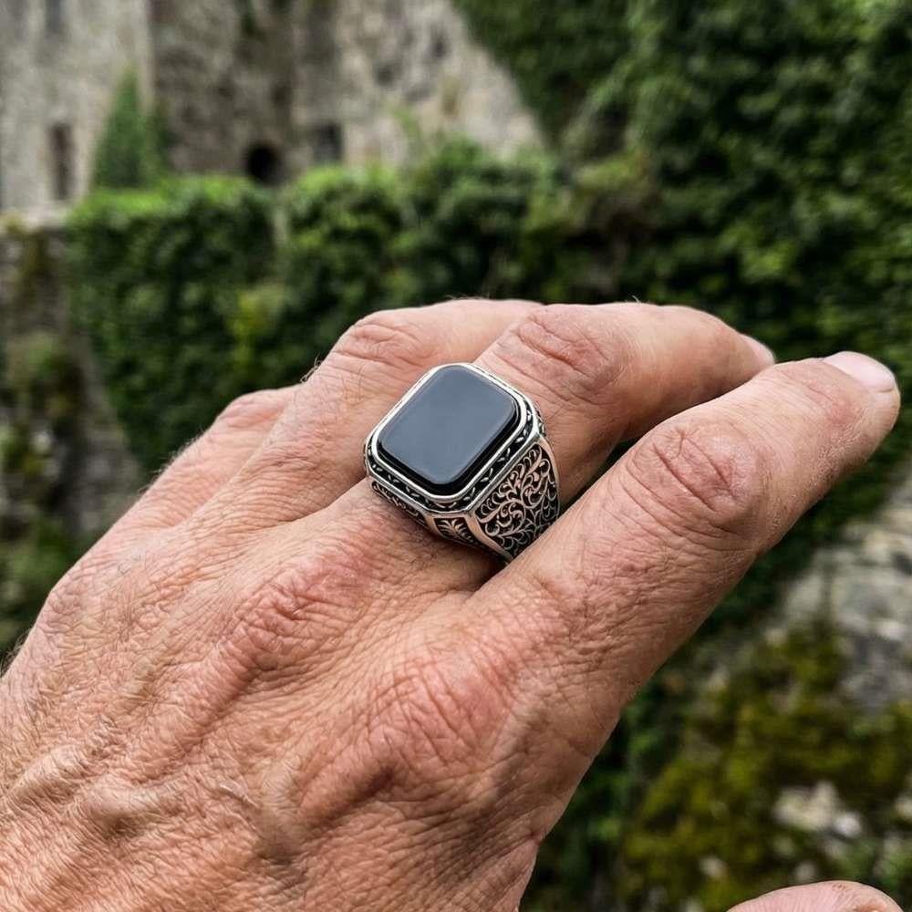 Sarmaşık Motif Oniks Taşlı Gümüş Erkek YüzükOnyx Stone Ring