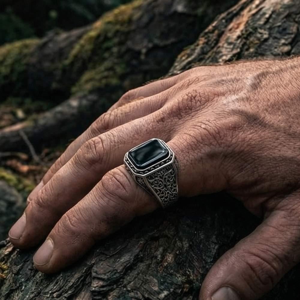 Sarmaşık Motif Oniks Taşlı Gümüş Erkek YüzükOnyx Stone Ring