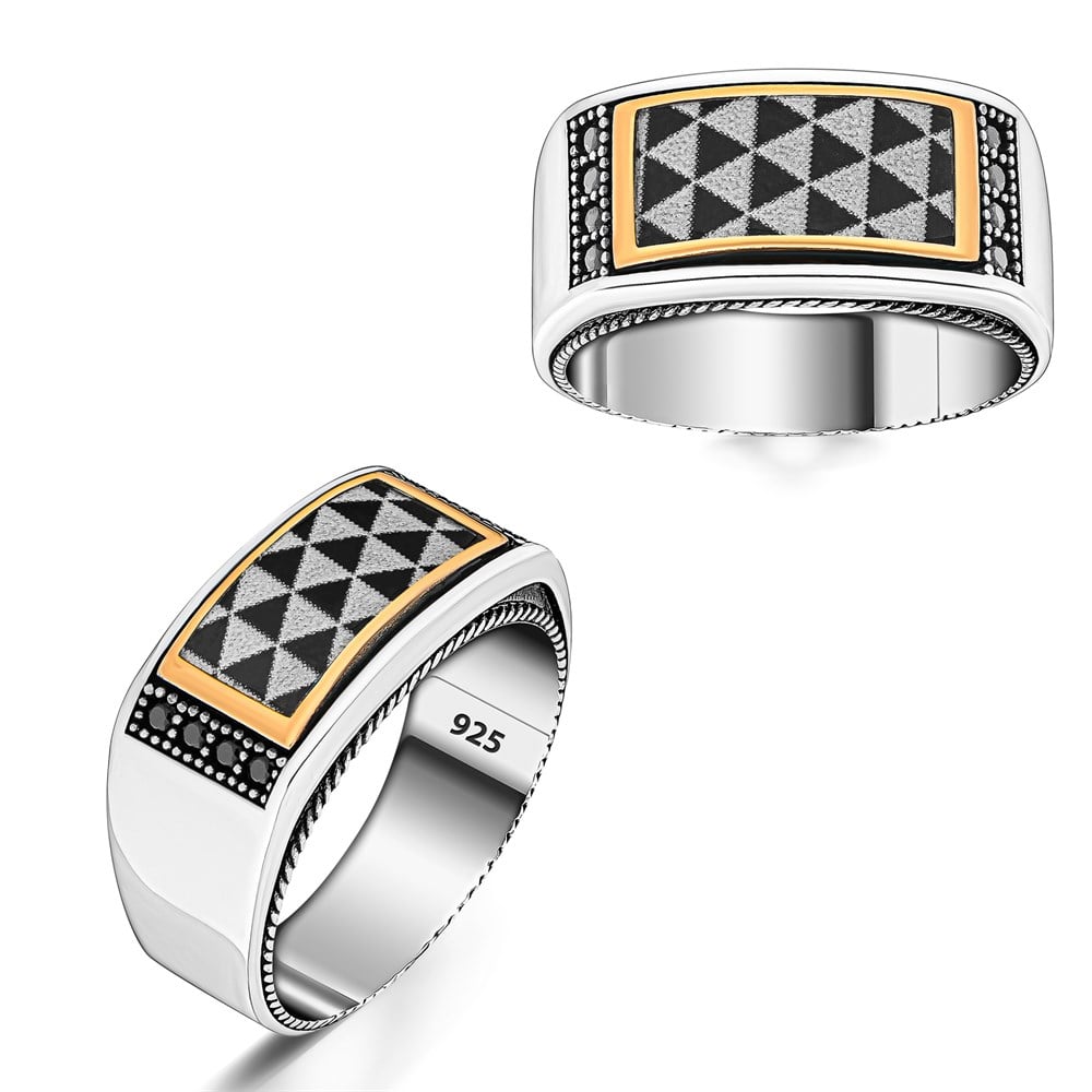 Siyah Beyaz Kare Desenli Kenarları Zirkon Taşlı Gümüş Yüzük