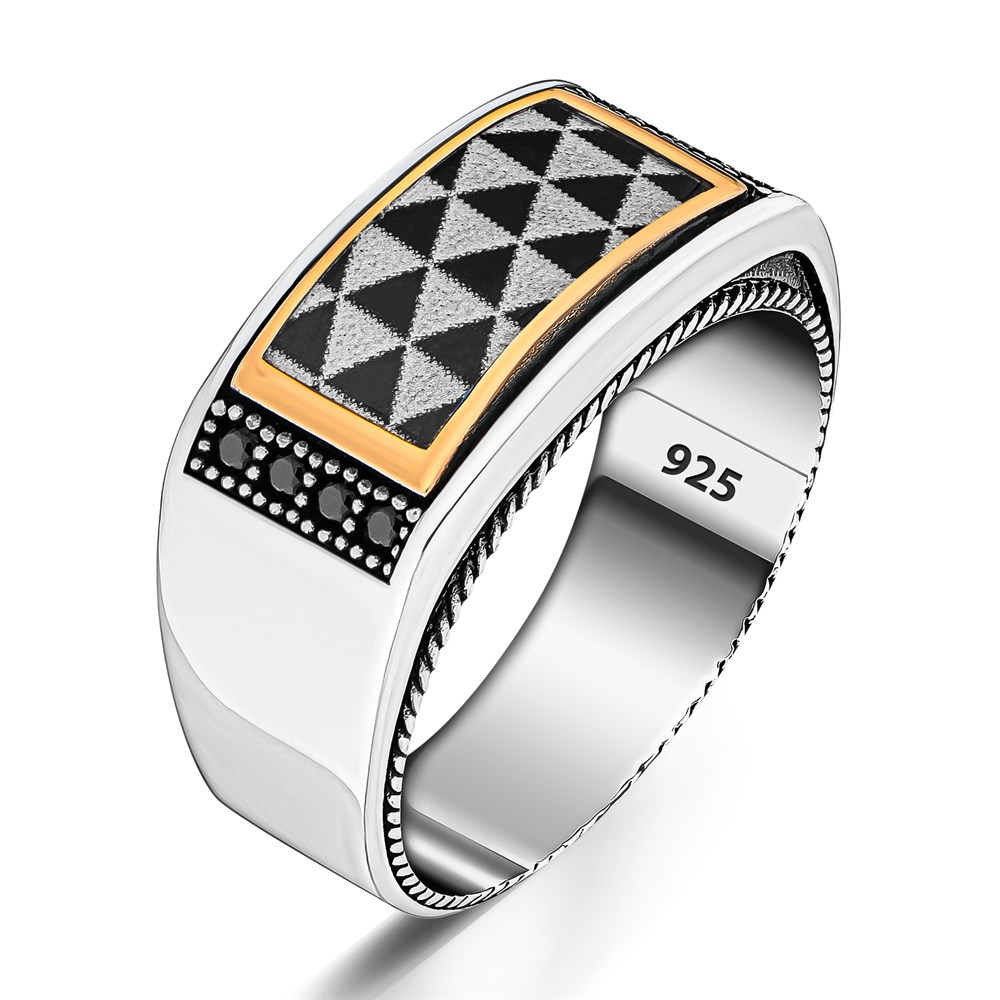 Siyah Beyaz Kare Desenli Kenarları Zirkon Taşlı Gümüş Yüzük