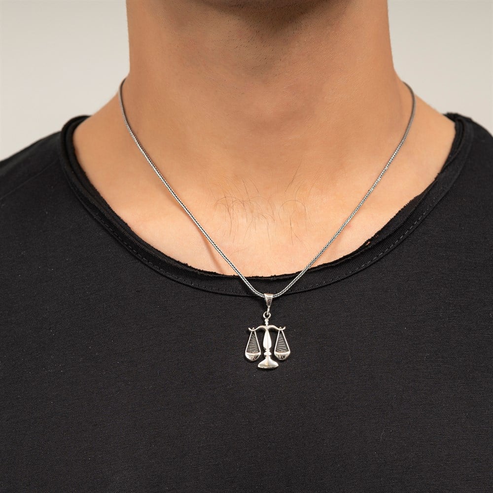 Terazi Model Gümüş Kolye