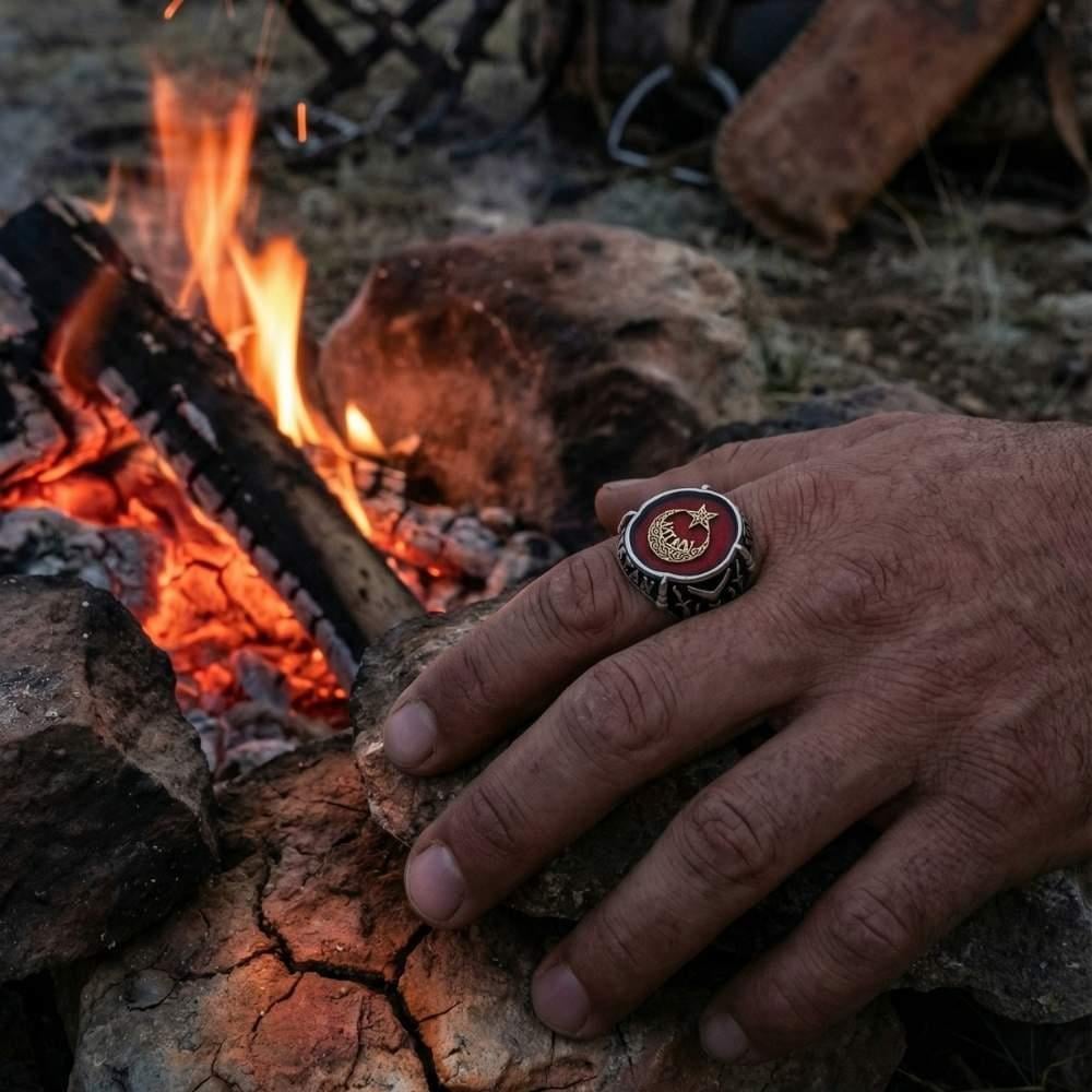 Türk Yazılı Ay Yıldız Kırmızı Mineli Gümüş Erkek YüzükAy Yıldız Yüzük
