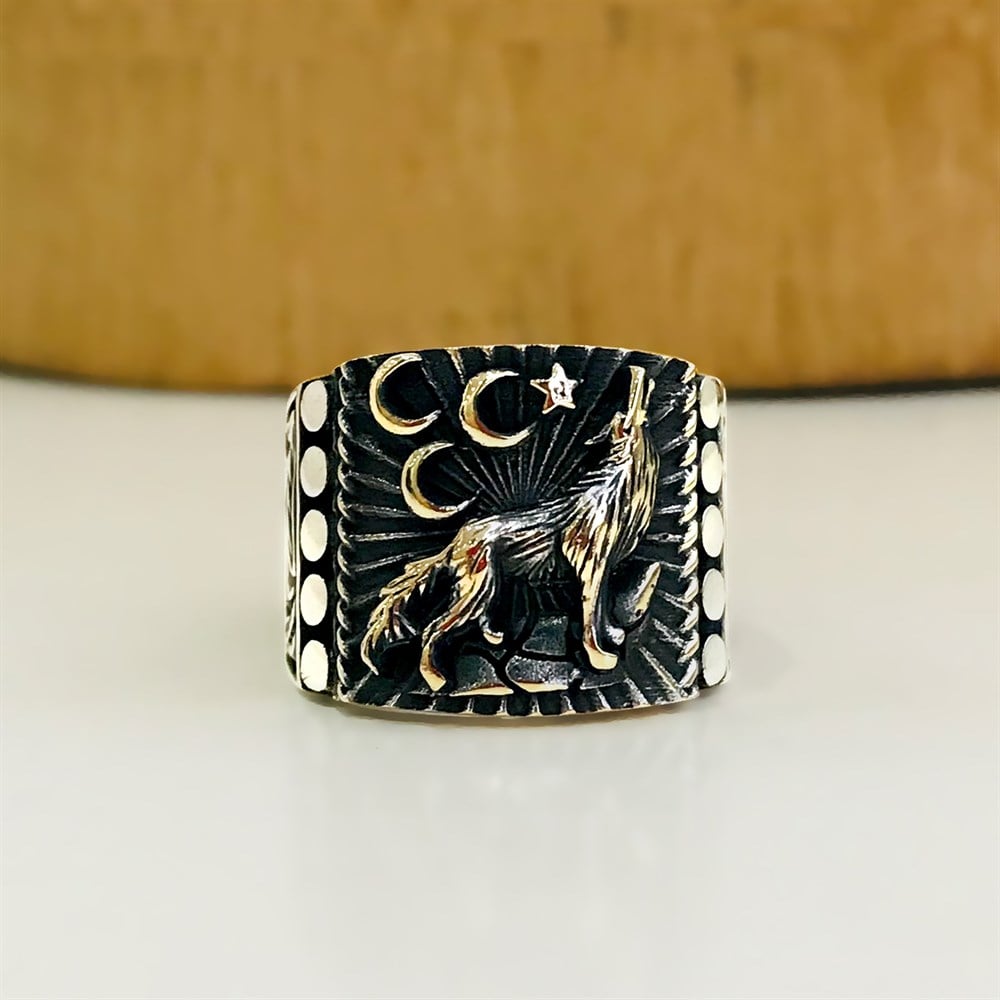 Üç Boyutlu Bozkurt Gümüş Erkek Yüzük