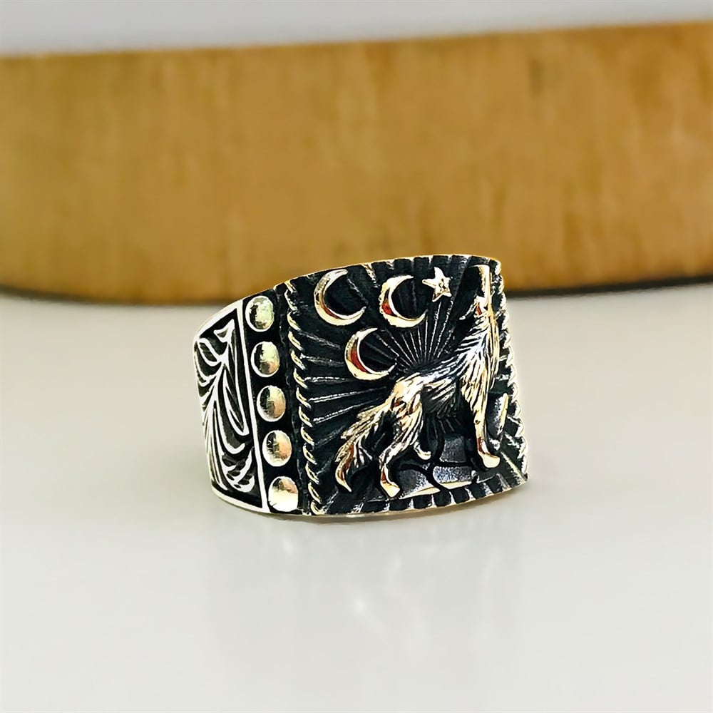 Üç Boyutlu Bozkurt Gümüş Erkek Yüzük