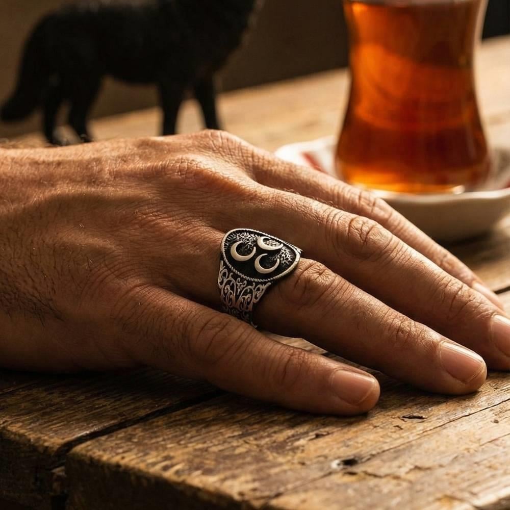 Üç Hilal Siyah Zeminli Gümüş YüzükThree Crescent Ring
