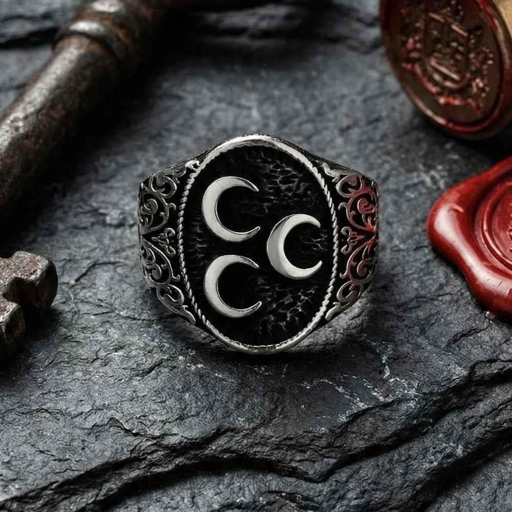 Üç Hilal Siyah Zeminli Gümüş YüzükThree Crescent Ring