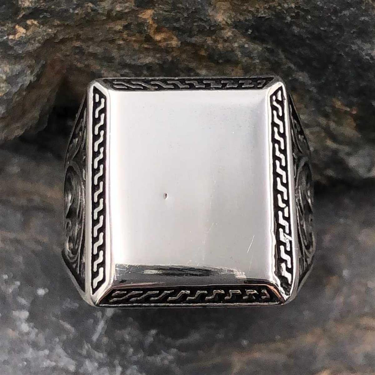 Yanları Desenli Düz Kişiye Özel Gümüş Yüzük