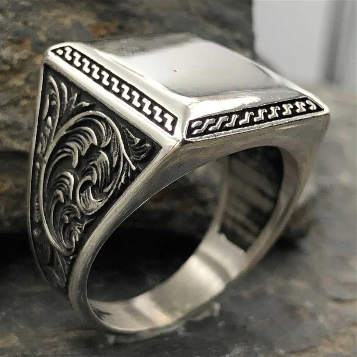 Yanları Desenli Düz Kişiye Özel Gümüş Yüzük