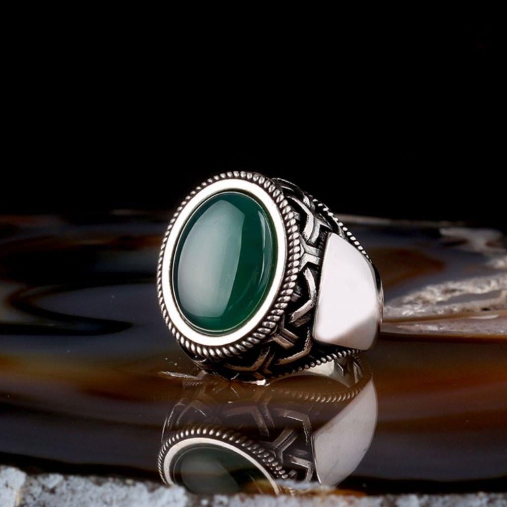 Yeşil Akik Taşlı Oval Model 925 Ayar Gümüş Erkek Yüzük