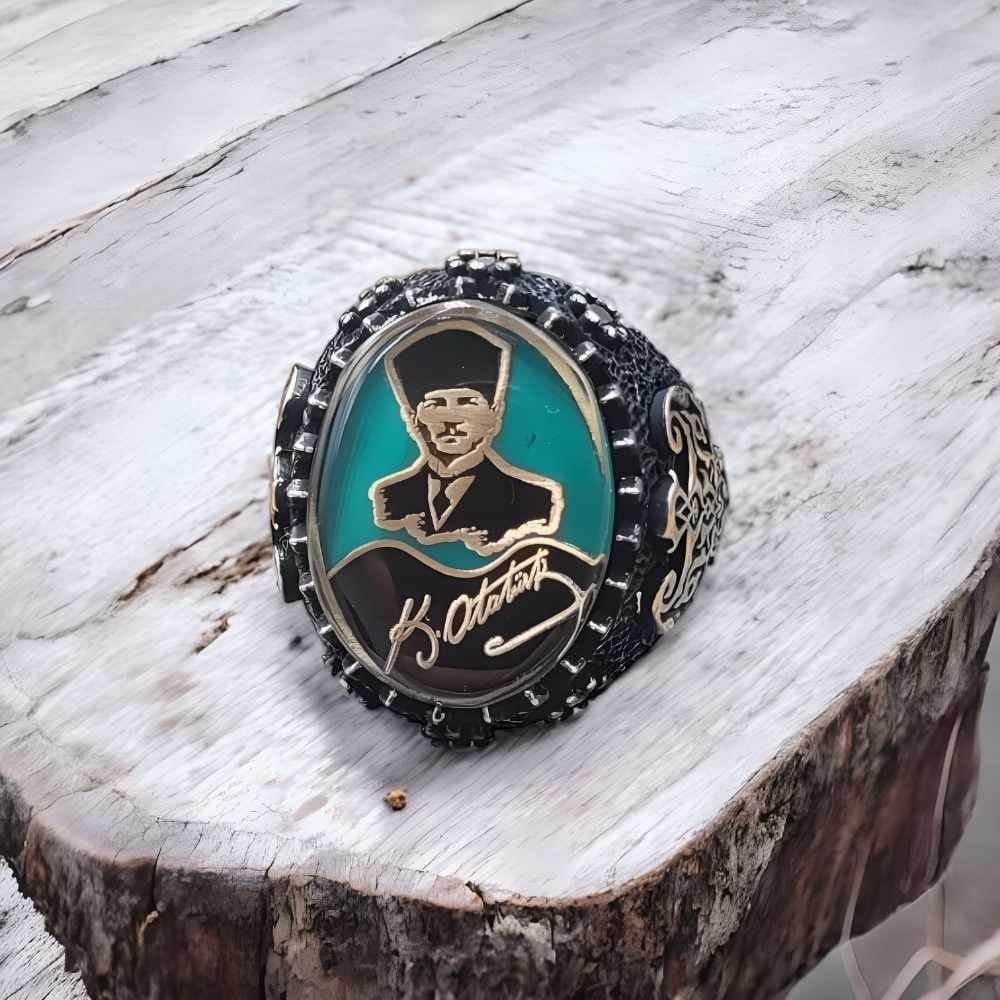Yeşil Siyah Mineli Atatürk İşlemeli Gümüş YüzükAtatürk Yüzükleri
