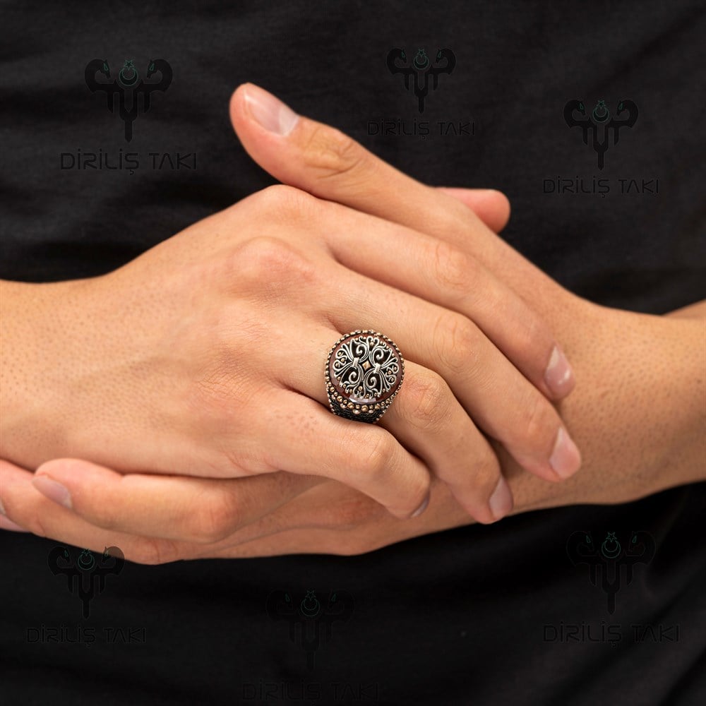 Yuvarlak Kırmızı Zirkon Taşlı Üzeri Motifli Gümüş Erkek Yüzük