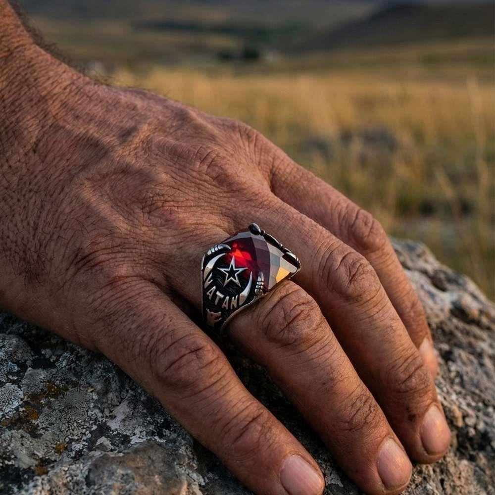 Zirkon Taşlı Göktürkçe Türk ve Vatan Yazılı Gümüş YüzükZirkon Taşlı Yüzükler