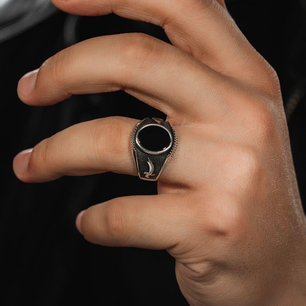 Zülfikar Kılıcı Oval Oniks Taşlı Gümüş Yüzük