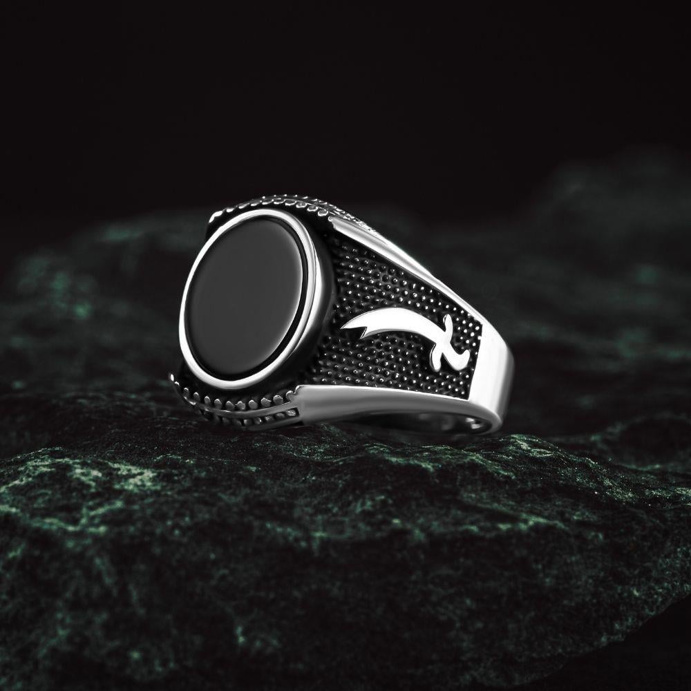 Zülfikar Kılıcı Oval Oniks Taşlı Gümüş Yüzük