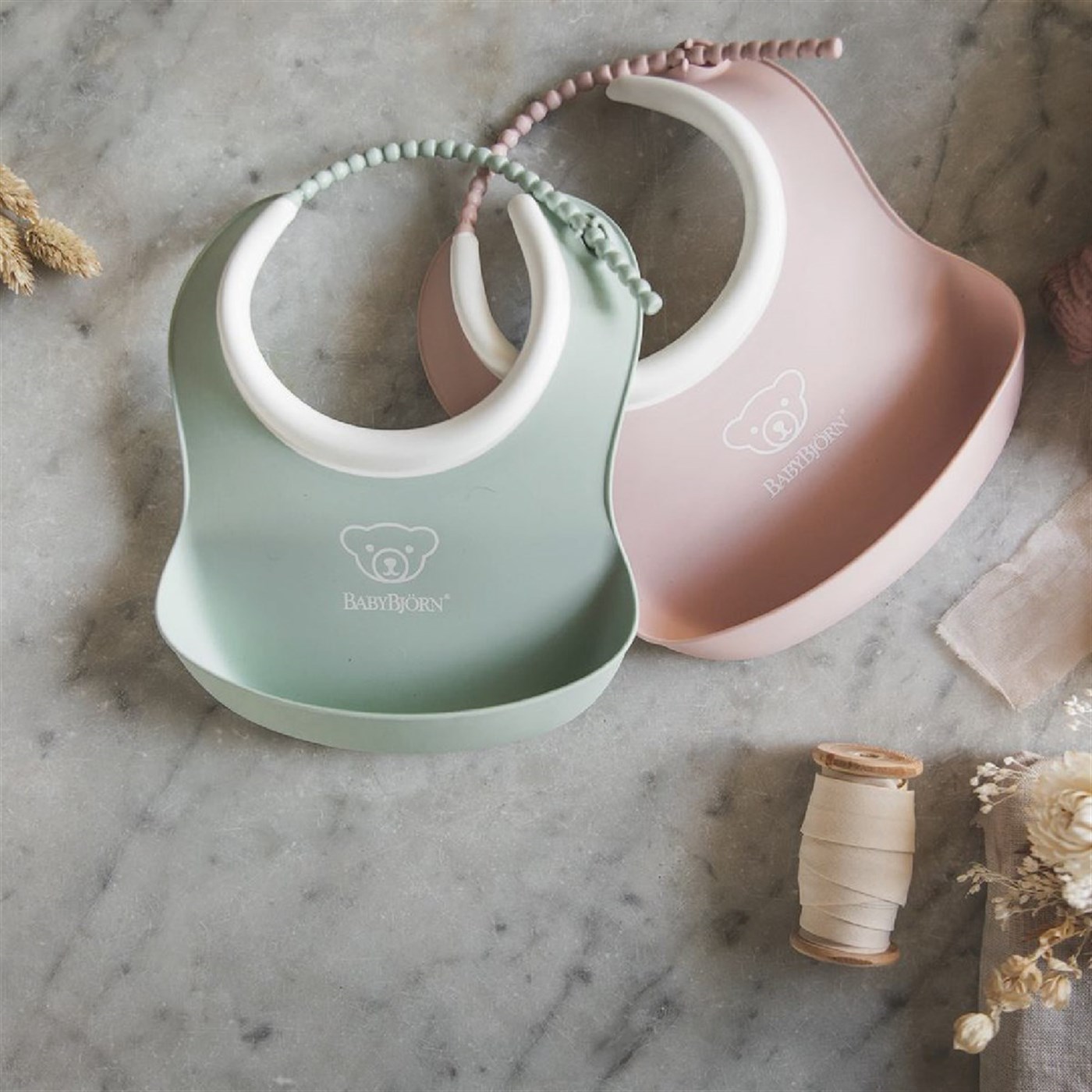 BabyBjörn 2´li Mini Yumuşak Plastik Mama Önlüğü Powder Green / Pink