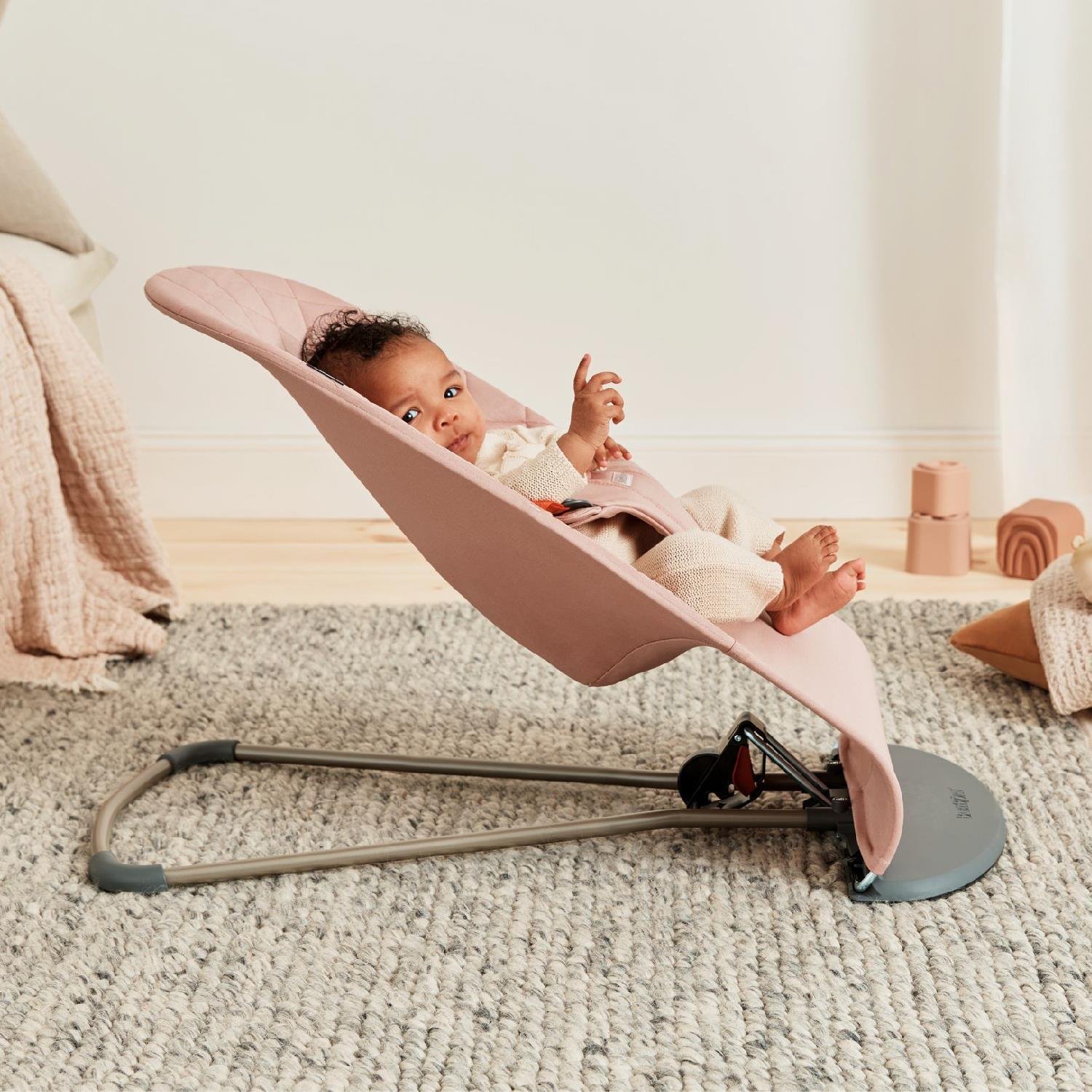 BabyBjörn Bliss Ana Kucağı Petal Cotton Oyuncaklı  / Dusty Pink