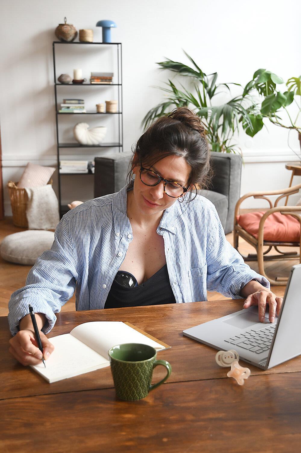 Beaba Hands-Free Giyilebilir Elektrikli Göğüs Pompası, Night Blue