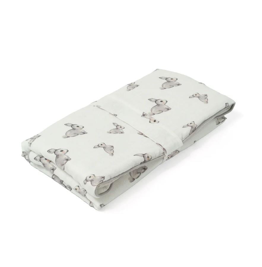 Deux Lapins Çantalı Pratik Katlanabilir Alt Değiştirme Matı İconic gri tavşan