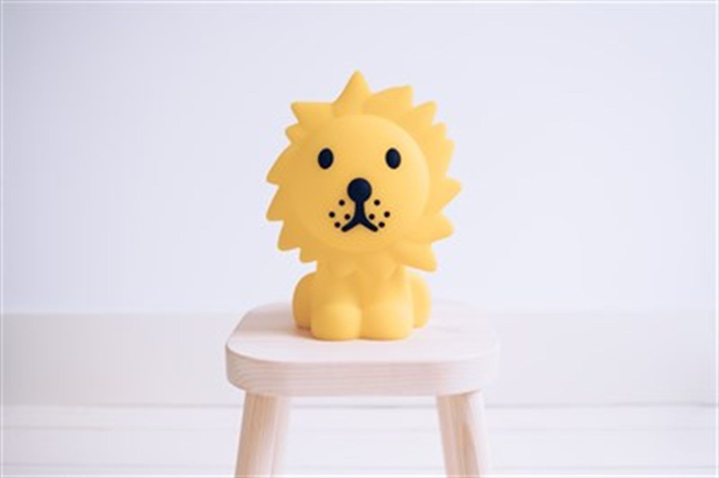 Lion Lamba First Light