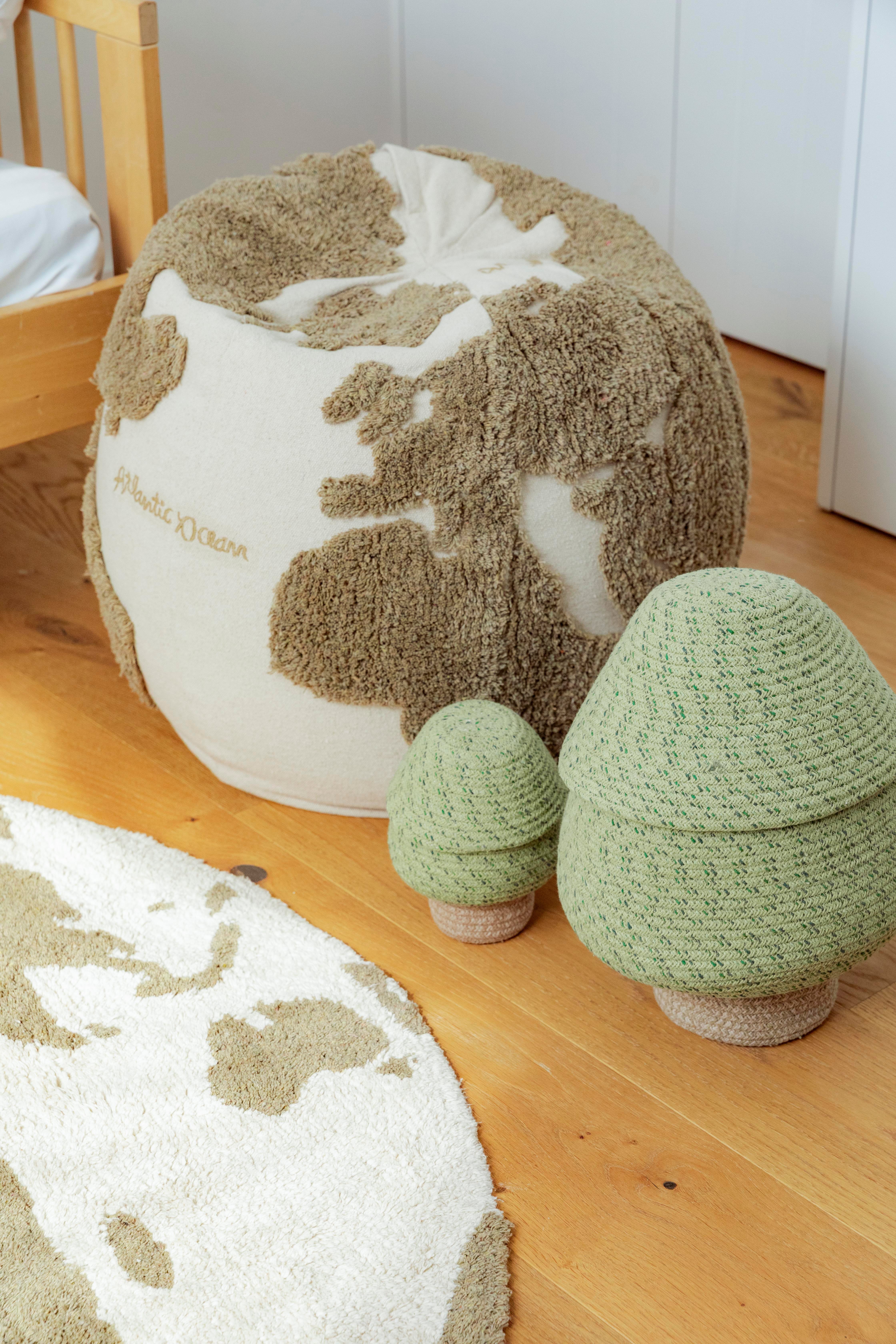 Lorena Canals Çocuk Odası Puf, World Map Rugcycled