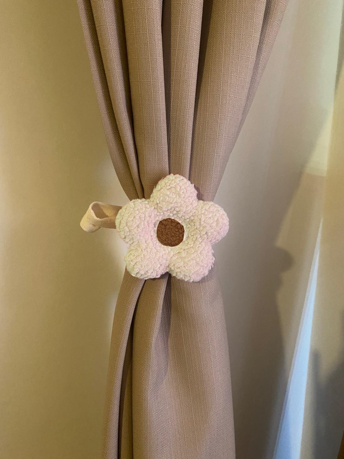 Perde Süsü Çiçek Krem