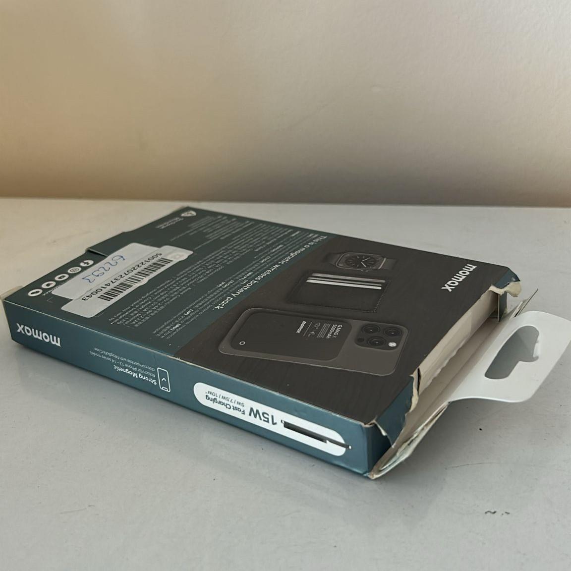 Momax  Black Wireless Kablosuz Powerbank 5000mAh MagSafe Uyumlu - OUTLET