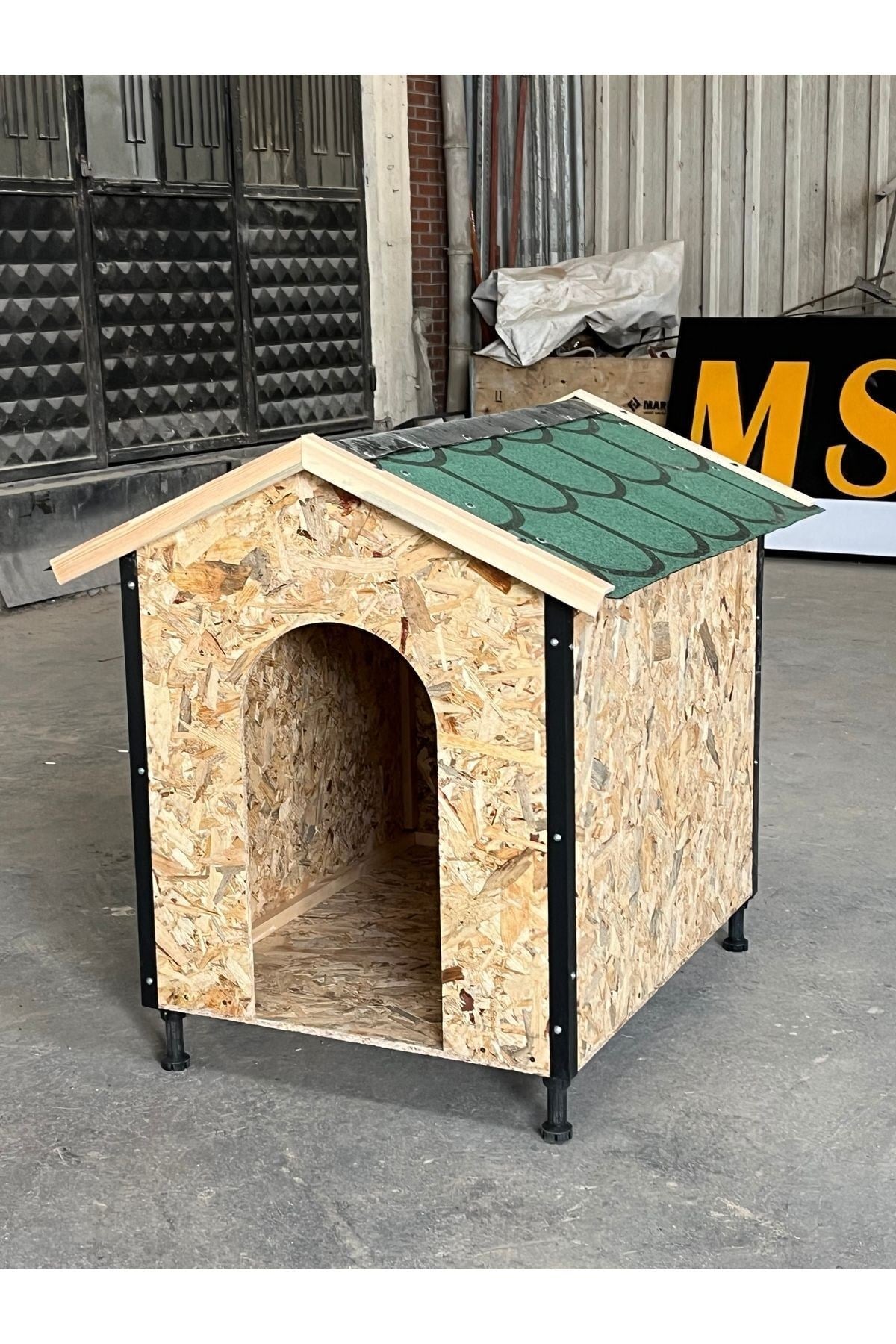 Msay Büyük Boy Köpek Evi, Sıcak ve Soğuya Dayanıklı Köpek Kulübesi OSB Ahşap Şıngıl Çatılı 70x90x100 cm (Demonte Gönderim)