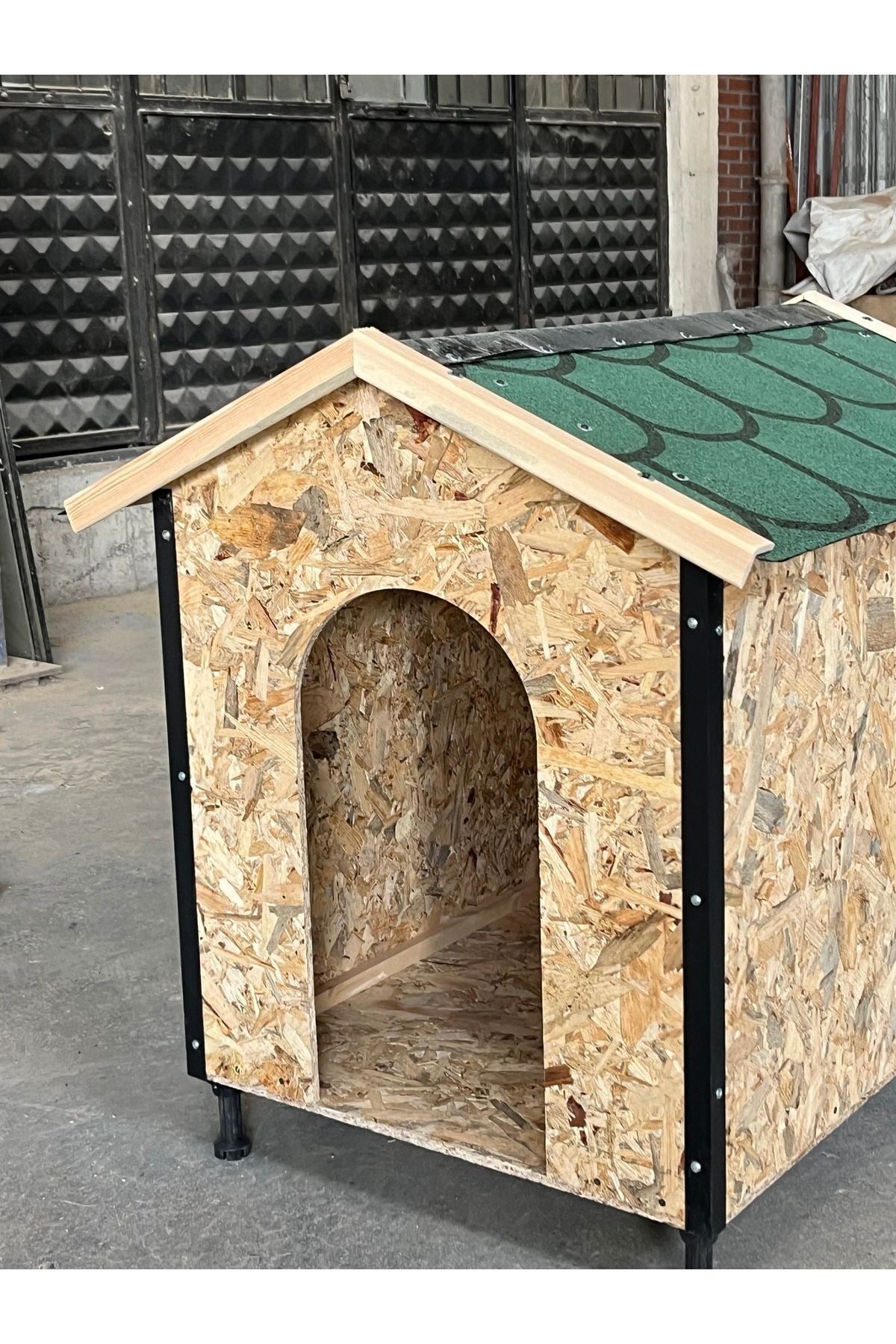 Msay Büyük Boy Köpek Evi, Sıcak ve Soğuya Dayanıklı Köpek Kulübesi OSB Ahşap Şıngıl Çatılı 70x90x100 cm (Demonte Gönderim)
