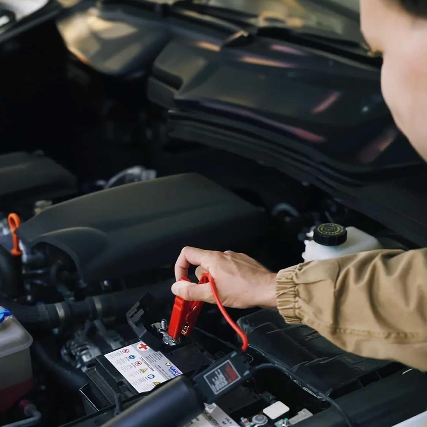 Mioji Mio 2 4in1 Akü Takviye Jump Starter Mini Şarjlı Süpürge Hava Pompası ve Led Fener 10400mAh Araba Kombo Kit