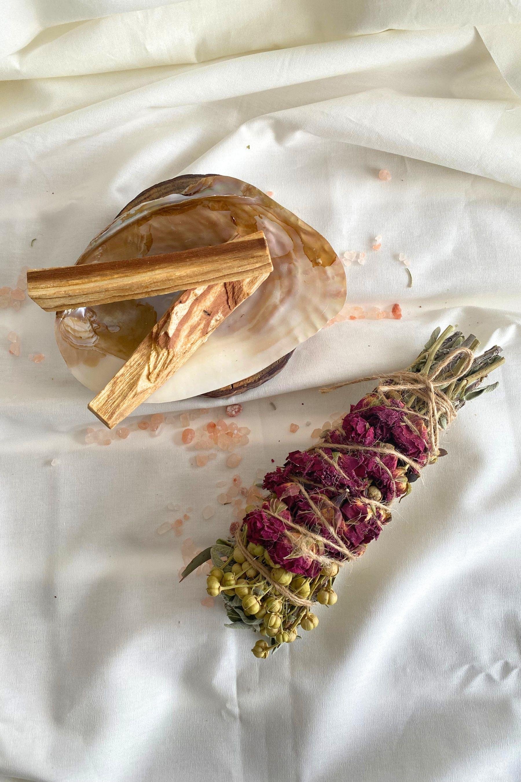 Reyo Şans ve Başarı Tütsü Demeti Arınma 3'lü Ritüel Set, 2 Adet Palo Santo ve Deniz Kabuğu ( Tuz Hediyeli)