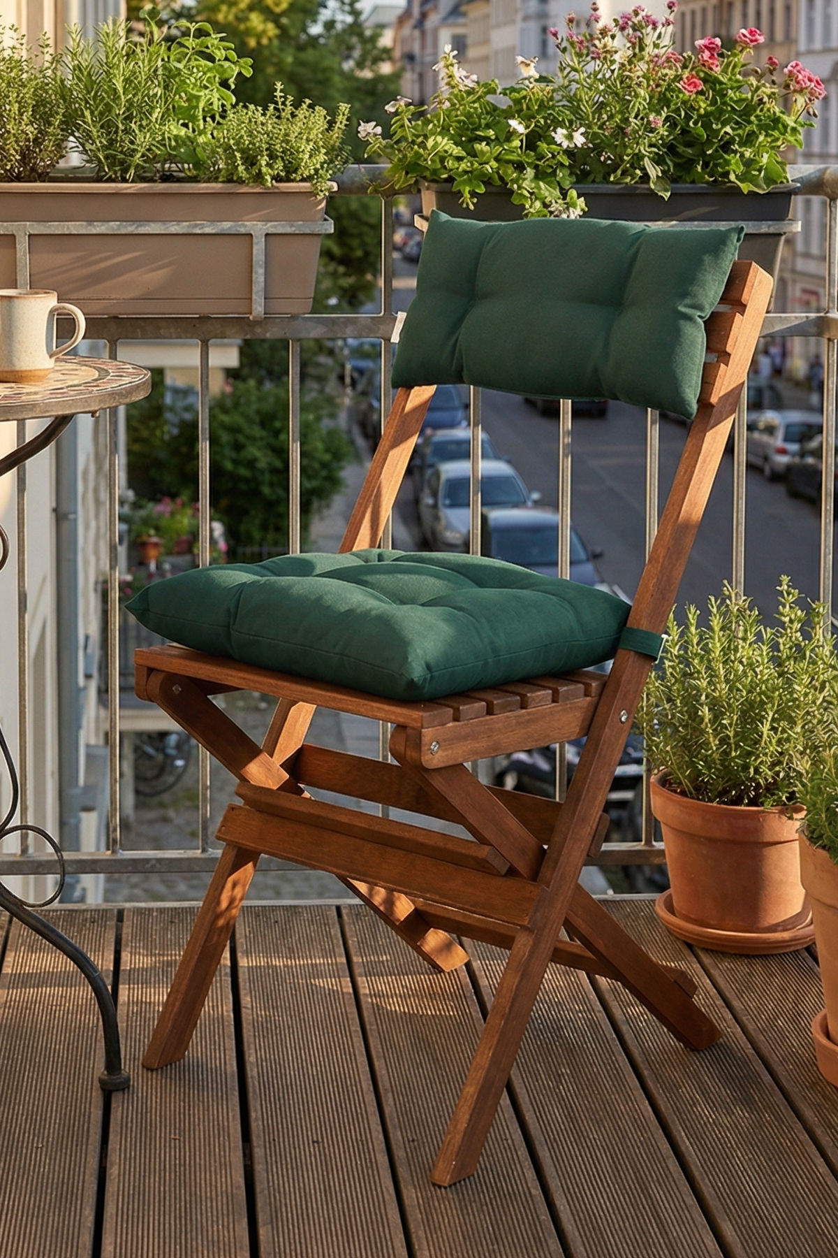 Bysay Vernikli Puf Minderli Ahşap Katlanabilir Bahçe Mutfak Balkon Teras Sandalyesi (Ceviz-Yeşil)