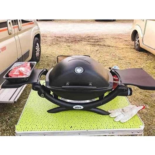 Weber Q1200 Yan Tezgahlı Gazlı Mangal