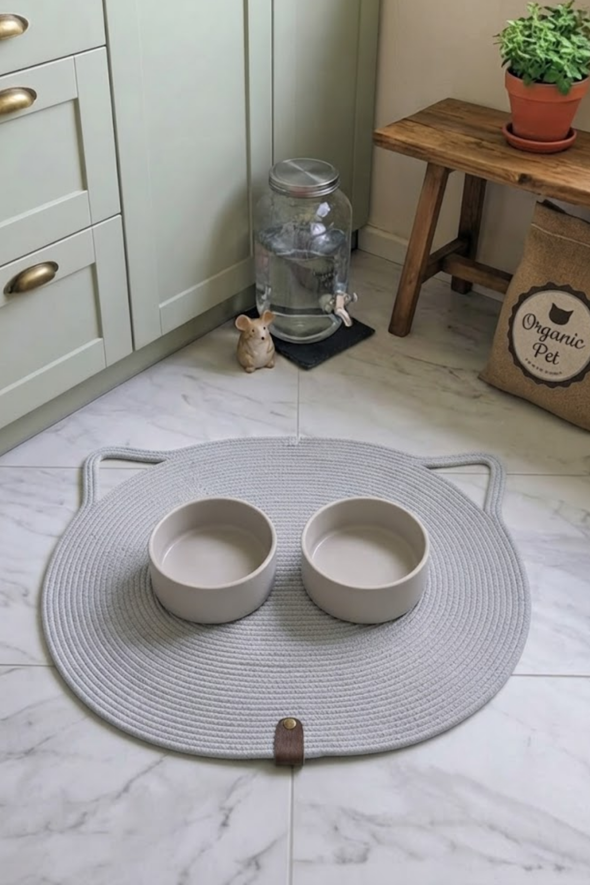 Reyo Pet El Yapımı Kedi Kulaklı Tırmalama Matı, Kedi ve Köpek Mama Matı %100 Pamuk Gri