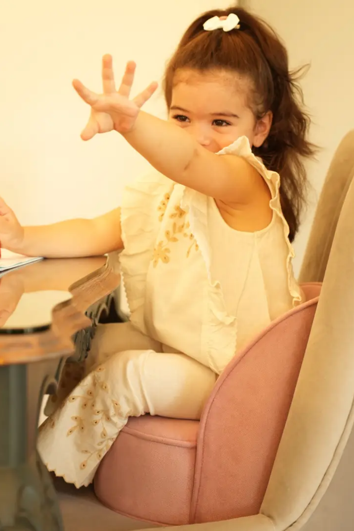 Reyo MiniCozy Nebula Taşınabilir Çocuk Bebek Koltuğu, 1-5 Yaş Ergonomik Çocuk Sandalyesi, Hafif, Sıvı İtici ve Silinebilir Kumaş, Taşınabilir Sandalye