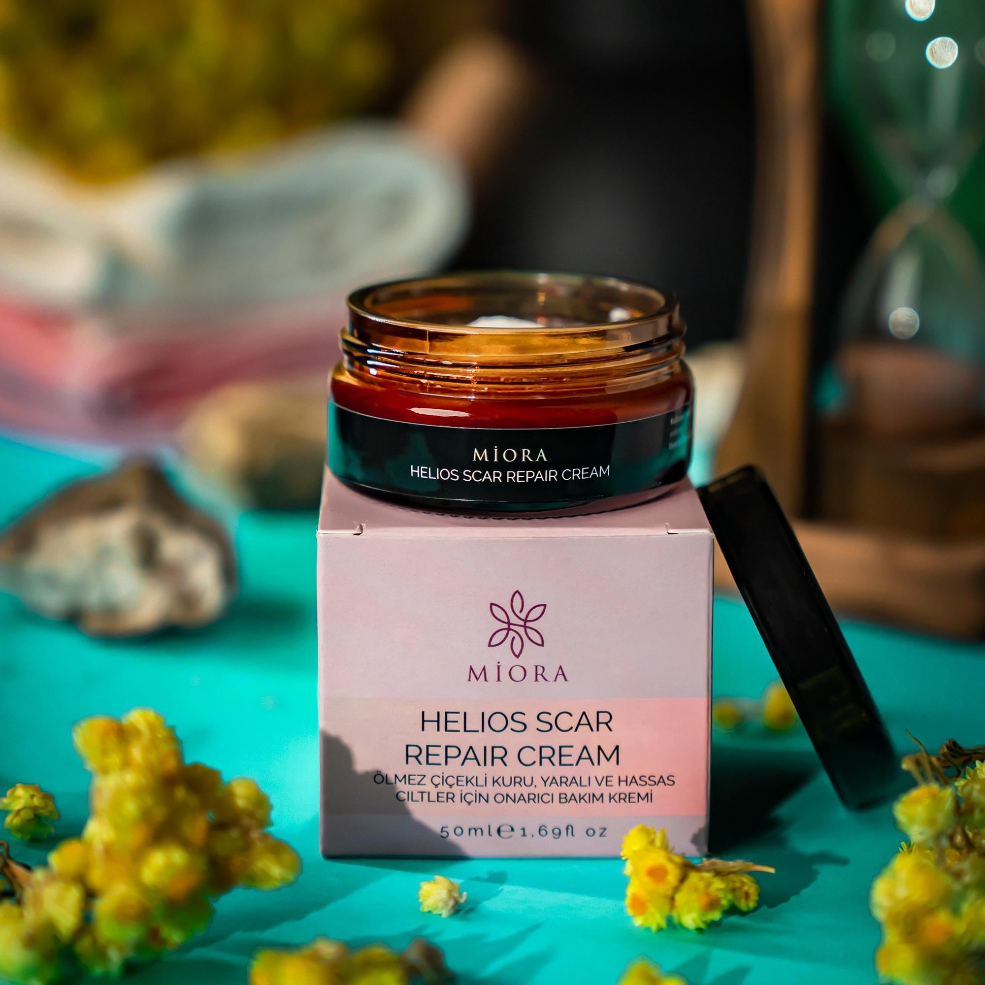 Miora Ölmez Çiçekli Kuru, Yaralı ve Hassas Ciltler Için Onarıcı Bakım Kremi 50ml