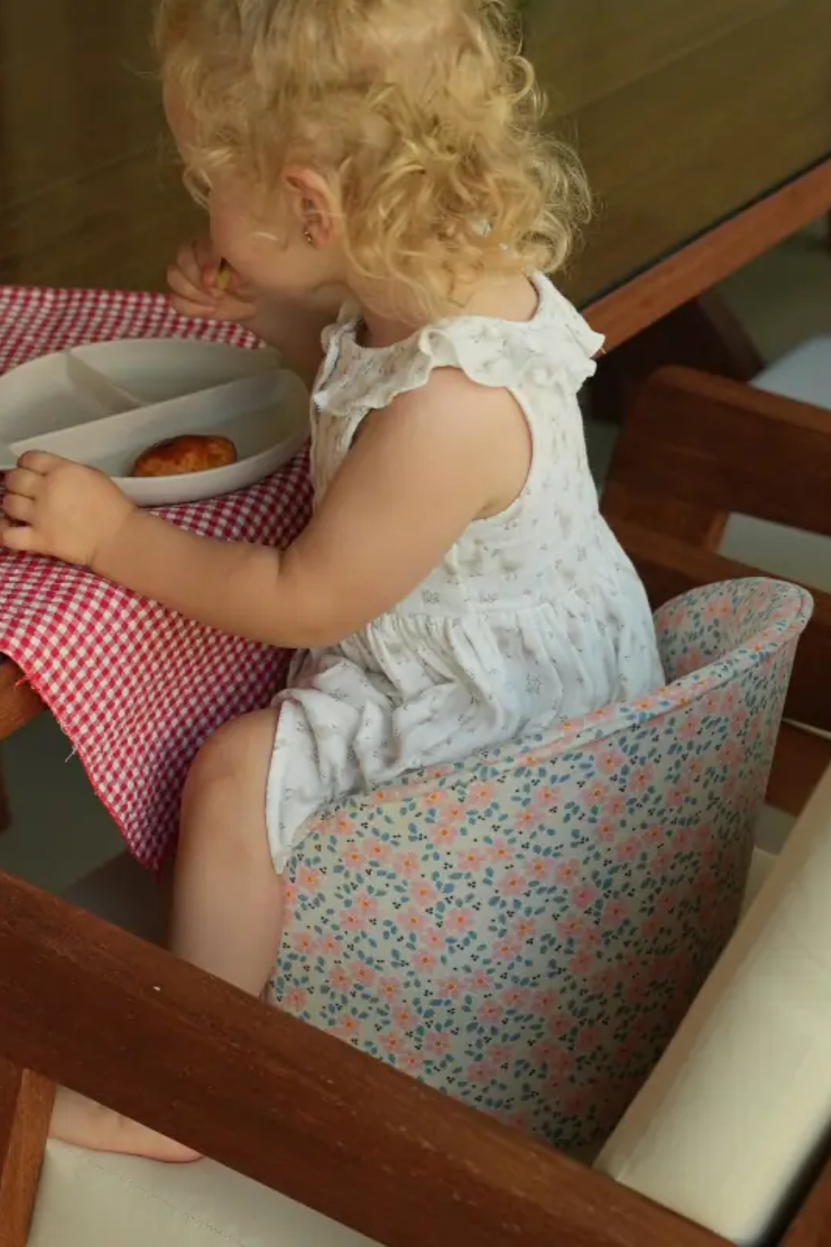 Reyo MiniCozy Bloom Taşınabilir Çocuk Bebek Koltuğu, 1-5 Yaş Ergonomik Çocuk Sandalyesi, Hafif, Sıvı İtici ve Silinebilir Kumaş, Taşınabilir Sandalye