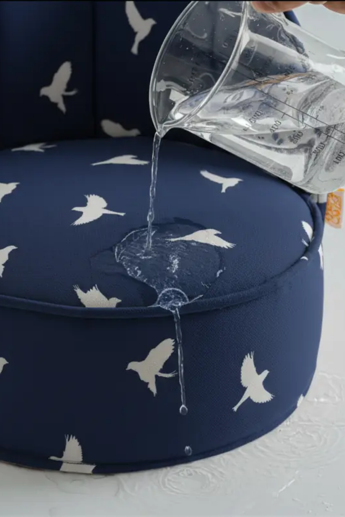 Reyo MiniCozy Orbit Taşınabilir Çocuk Bebek Koltuğu, 1-5 Yaş Ergonomik Çocuk Sandalyesi, Hafif, Sıvı İtici ve Silinebilir Kumaş, Taşınabilir Sandalye
