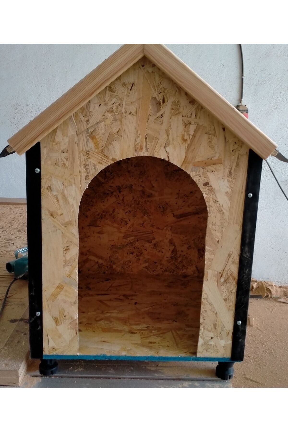 Msay Küçük / Orta Irk Köpek Evi, Sıcak ve Soğuya Dayanıklı Köpek Kulübesi OSB Ahşap Şıngıl Çatılı 50x50x70cm (Demonte Gönderim)