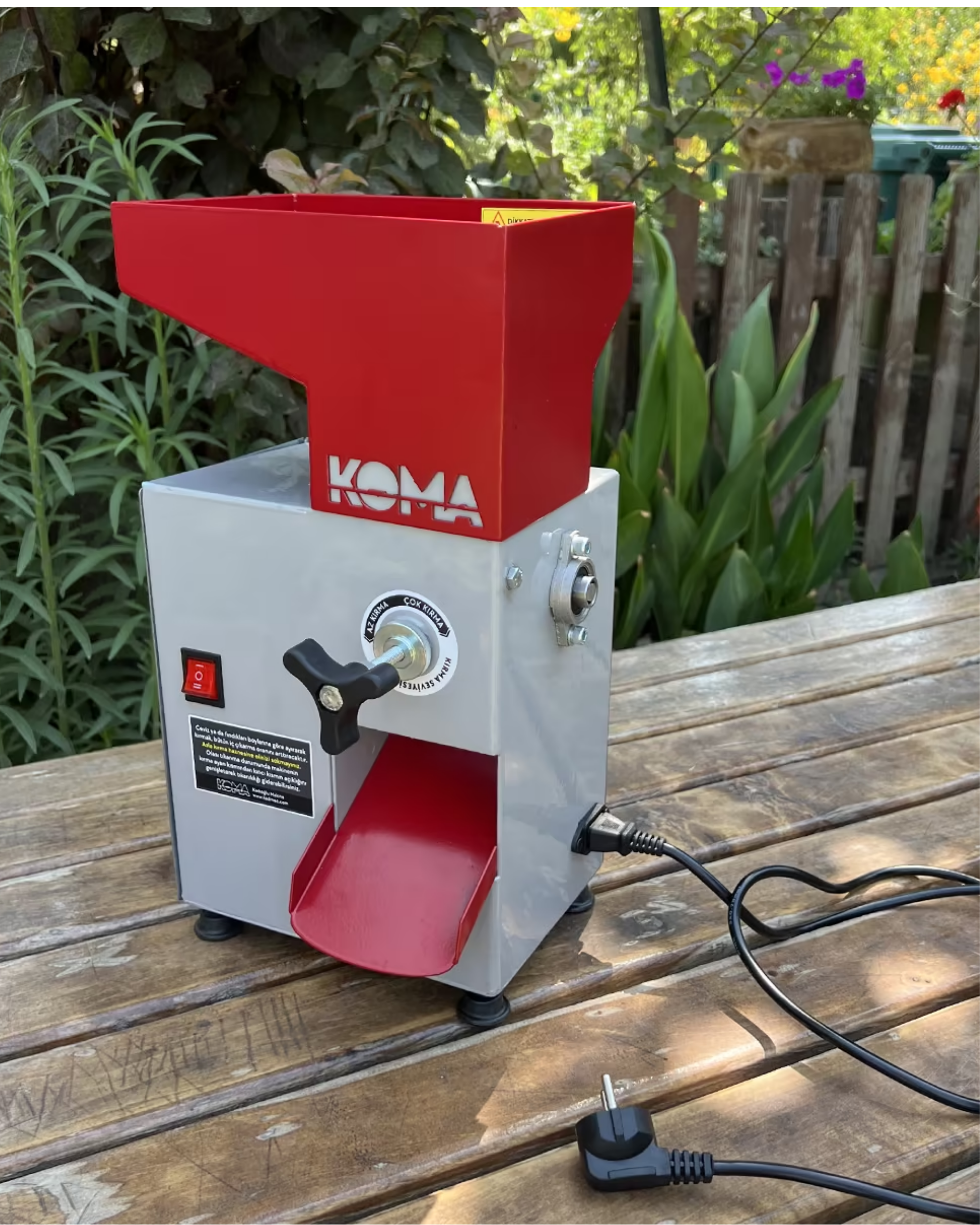 Kadıoğlu Koma CKK40 Kırmatik 220V Ceviz ve Fındık Kırma Makinesi