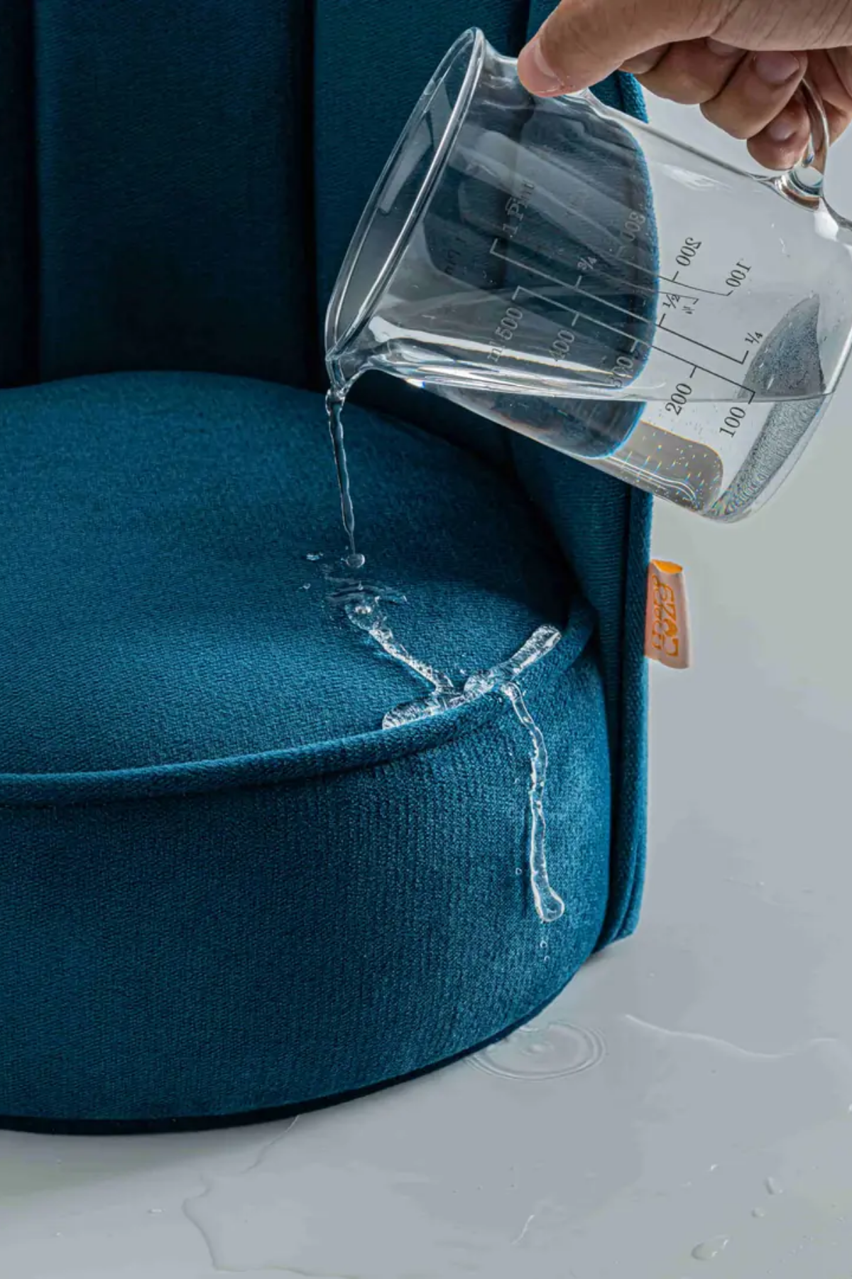 Reyo MiniCozy Titan Taşınabilir Çocuk Bebek Koltuğu, 1-5 Yaş Ergonomik Çocuk Sandalyesi, Hafif, Sıvı İtici ve Silinebilir Kumaş, Taşınabilir Sandalye