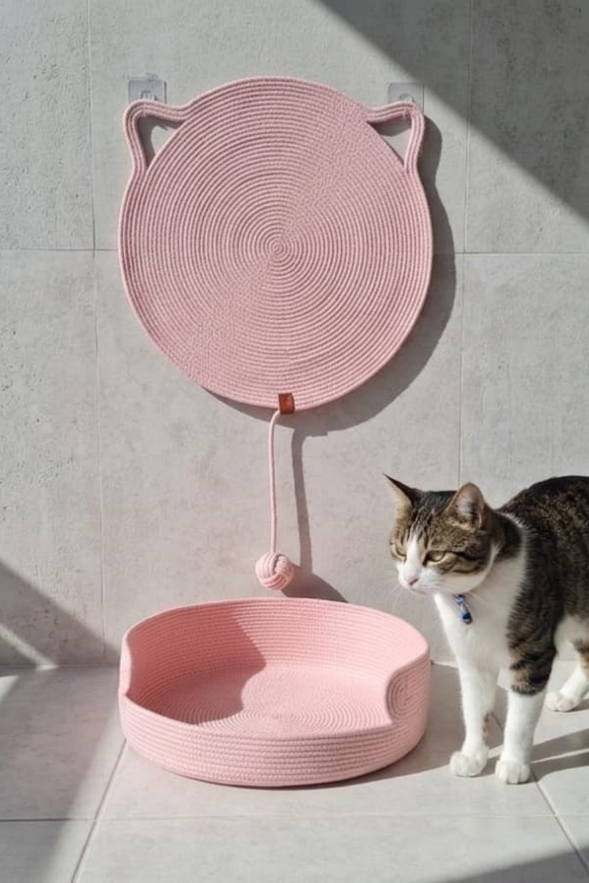 Reyo Pet El Yapımı Oyuncaklı Kedi Tırmalama Matı Tress İpli Pembe