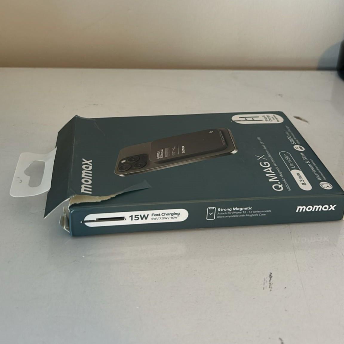 Momax  Black Wireless Kablosuz Powerbank 5000mAh MagSafe Uyumlu - OUTLET