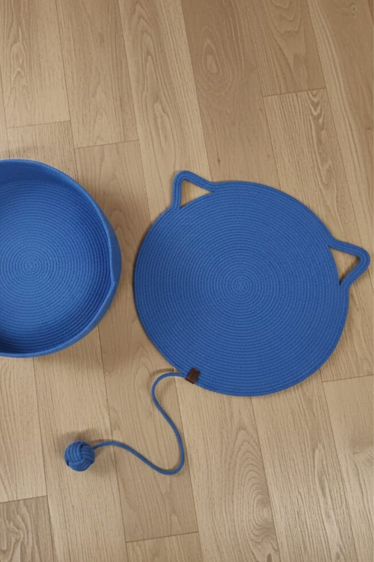 Reyo Pet El Yapımı Oyuncaklı Kedi Tırmalama Matı Tress İpli Mavi