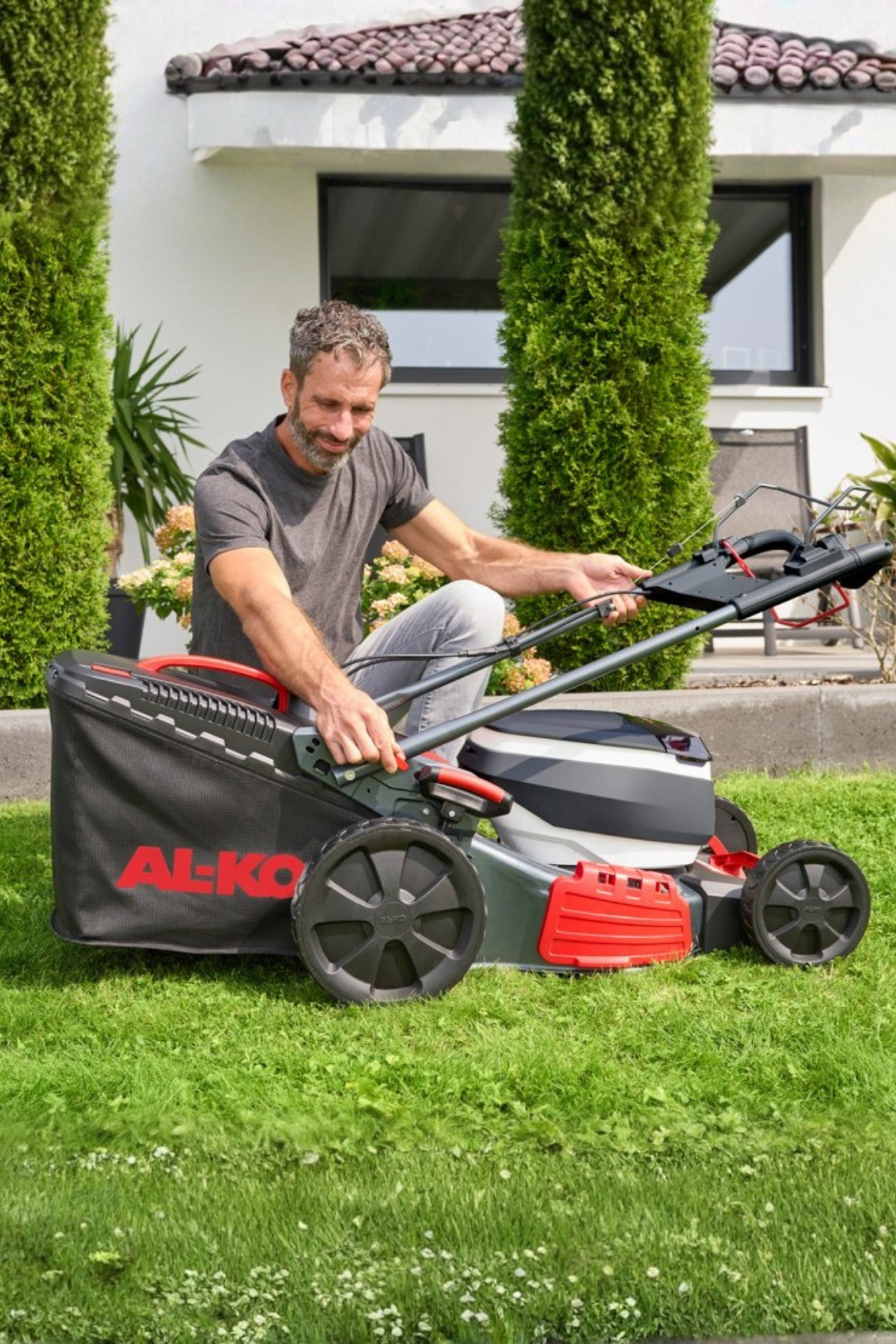 AL-KO 114.173 46.6 Li SP Comfort 2x 5 Ah Akü ve Şarj Cihazlı Çim Biçme Makinesi