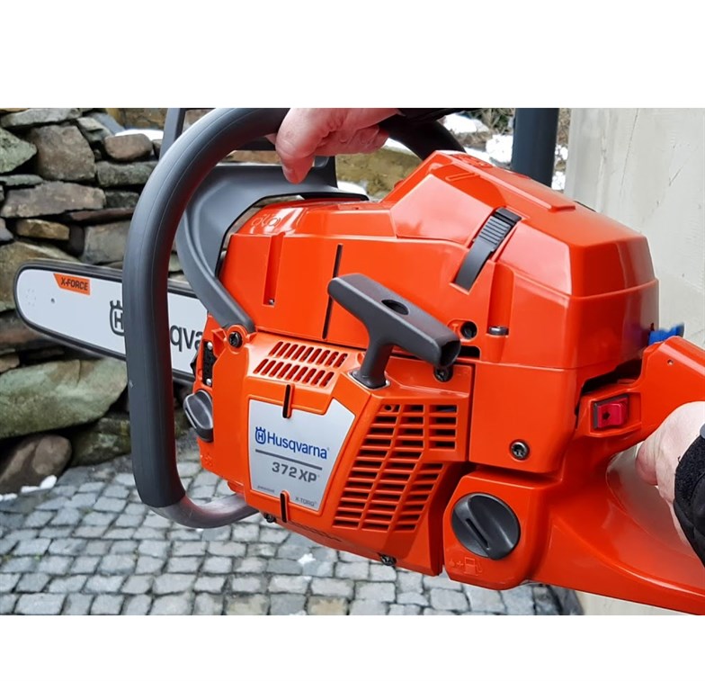 Husqvarna 372 XP 3.9kW Benzinli Ağaç Kesme Makinesi