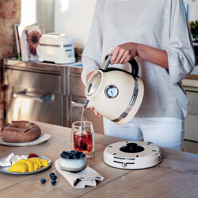 KitchenAid Artisan 5KEK1522EAC Almond Cream 2400 W 1.5 lt Çelik Kettle