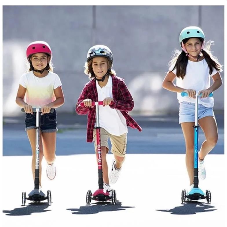 Micro Maxi Micro Deluxe LED Foldable 3 Tekerlekli Scooter Petrol Green