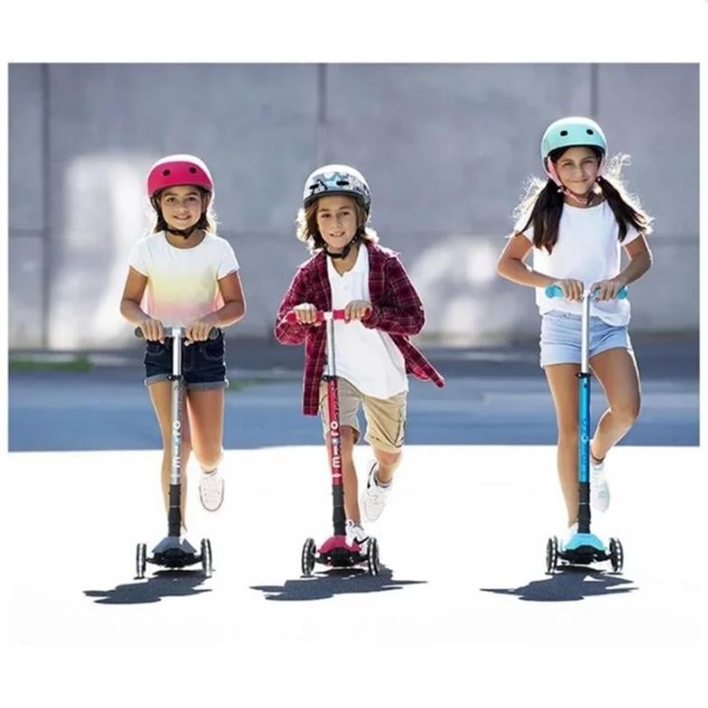 Micro Maxi Micro Deluxe LED Foldable 3Tekerlekli Scooter Navy Blue