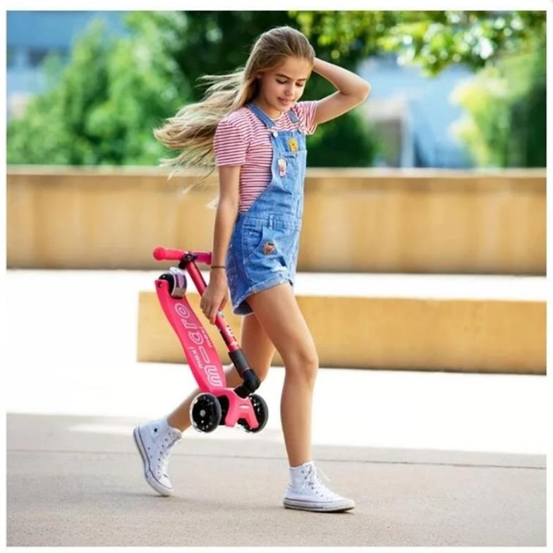 Micro Maxi Micro Deluxe LED Foldable 3 Tekerlekli Scooter Petrol Green