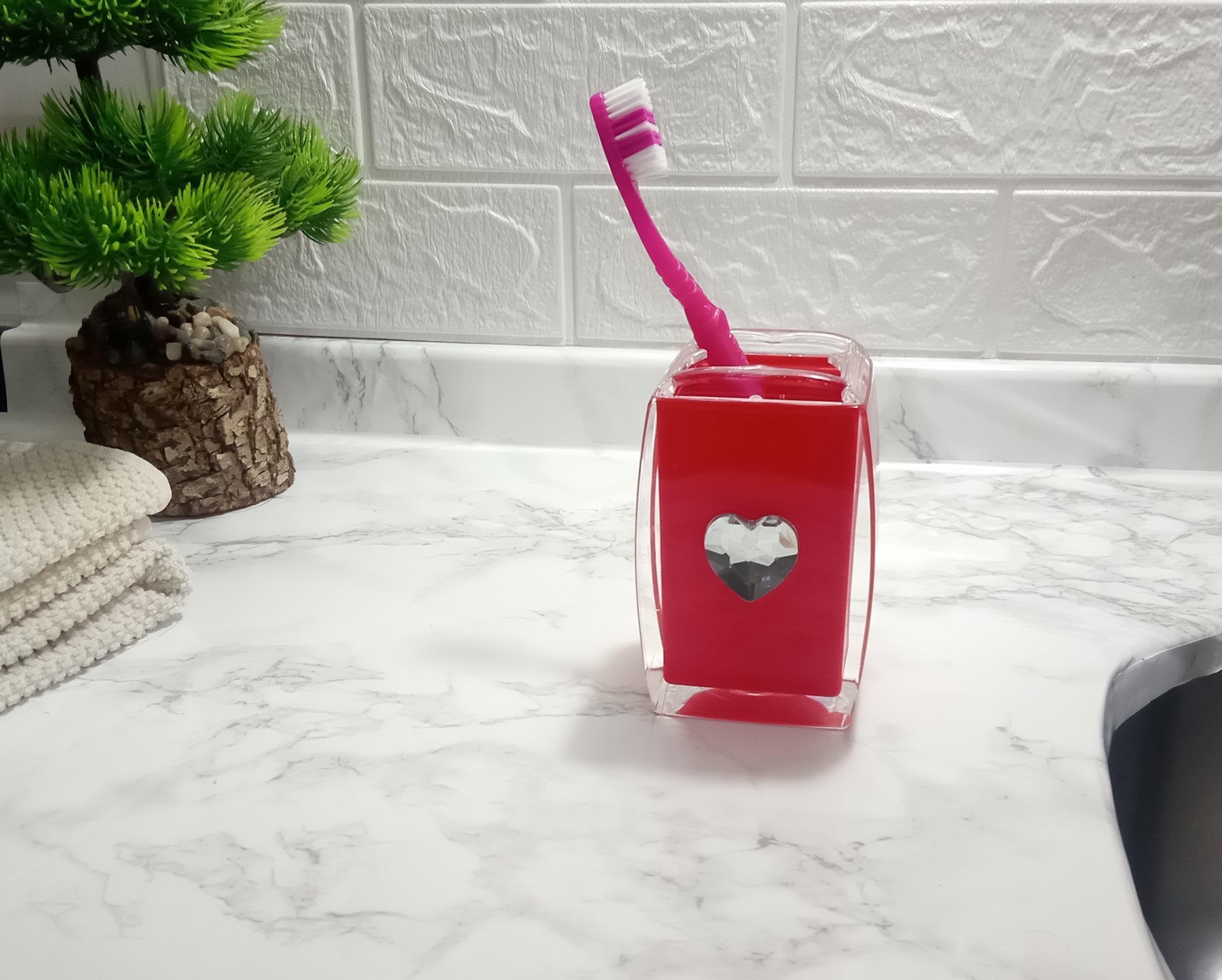 2 Adet Diş Fırçalık Kristal Taşlı Kırmızı Kalpli Akrilik 6X6X11Cm Banyo Seti  